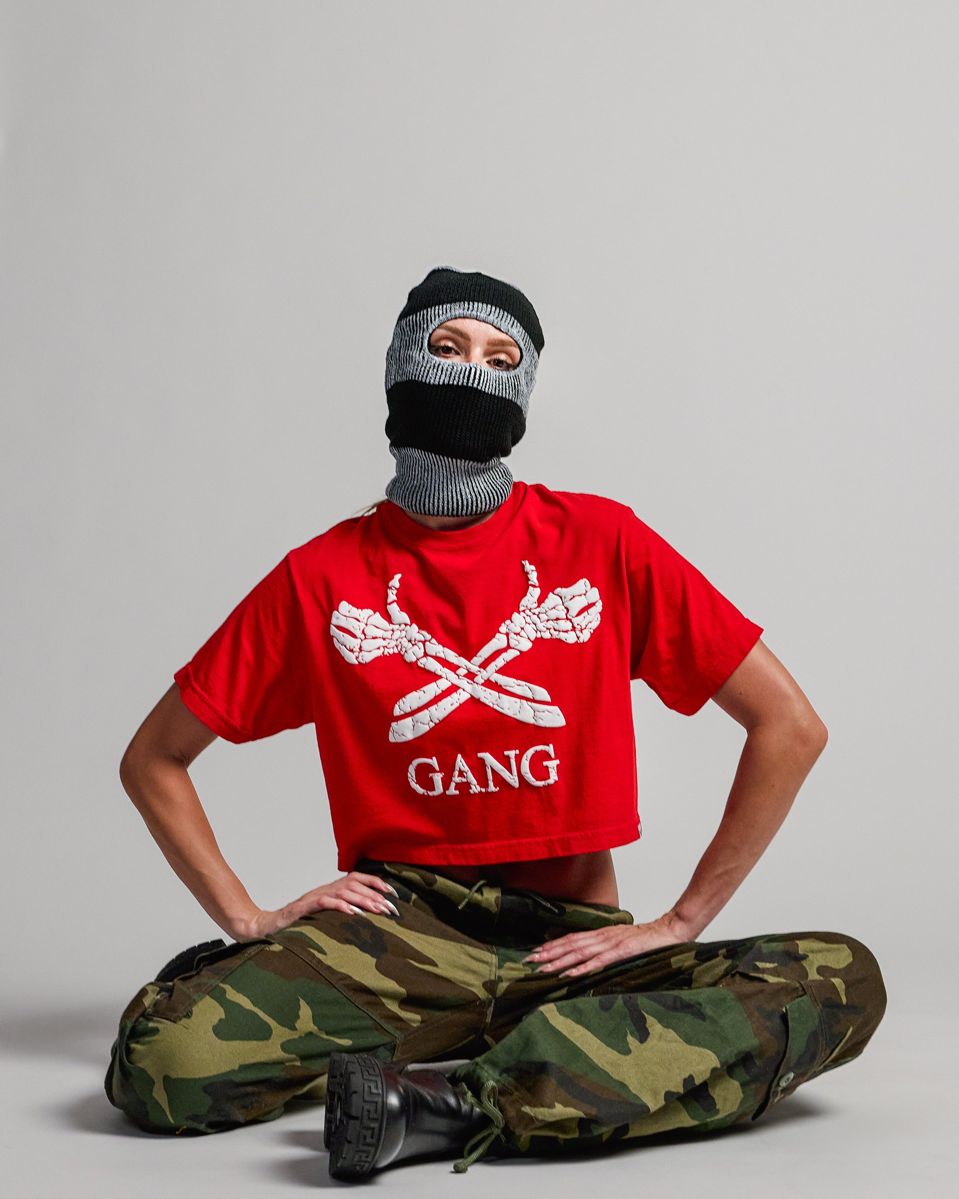 CROPPED GANG TEE / BANDANA RED