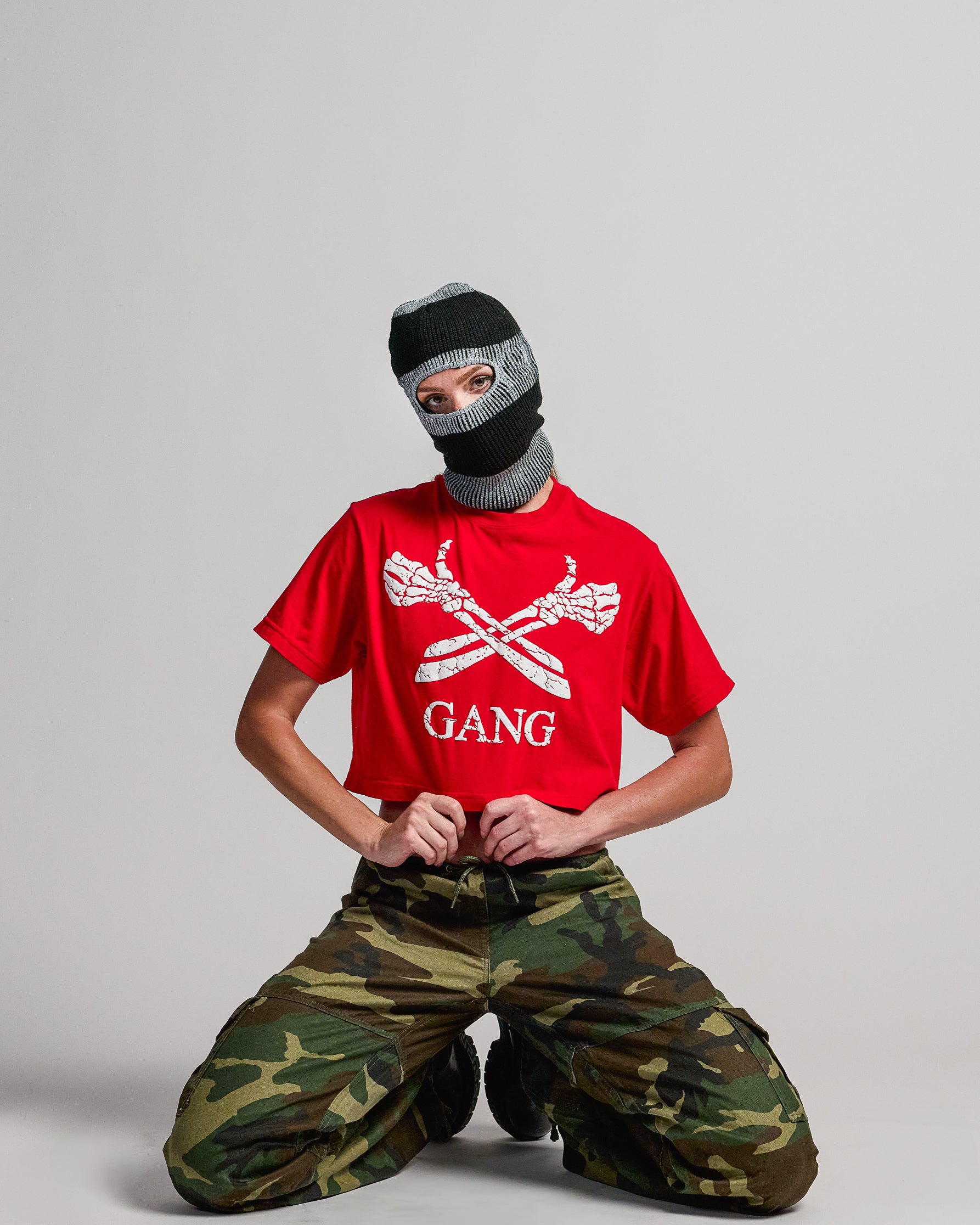 CROPPED GANG TEE / BANDANA RED
